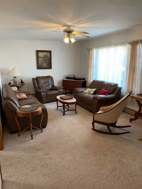 320 E Jefferson St, Winchester, IL 62694 photo 5
