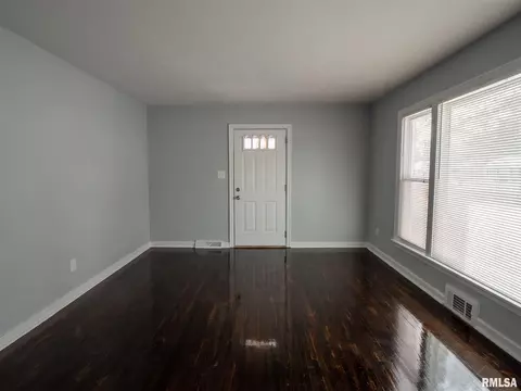 2316 S Pasfield St, Springfield, IL 62704 photo 9