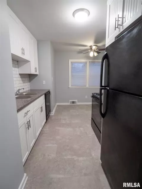 2316 S Pasfield St, Springfield, IL 62704 photo 14