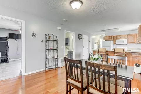 2230 Enterprise St, Springfield, IL 62702 photo 5
