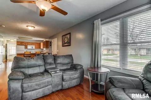 2230 Enterprise St, Springfield, IL 62702 photo 8