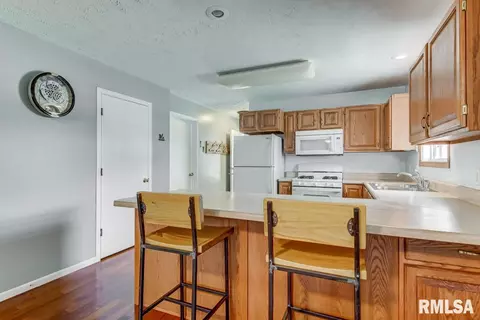 2230 Enterprise St, Springfield, IL 62702 photo 15