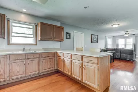 2230 Enterprise St, Springfield, IL 62702 photo 17