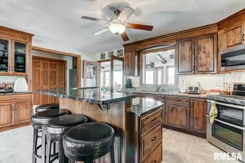 30 Hazel Dell Ln, Springfield, IL 62712 photo 14
