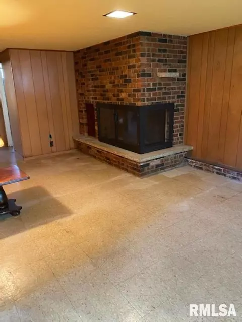 1819 Pickett St, Springfield, IL 62703 photo 17