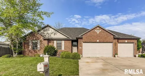227 Buffett Ln, Springfield, IL 62711 photo 1
