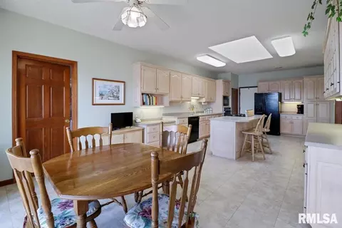 24 Hickory Pt, Springfield, IL 62712 photo 14