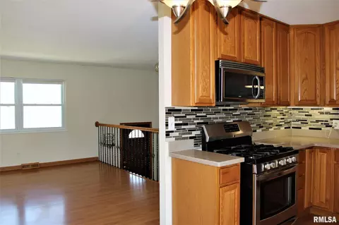 2628 Griffiths Ave, Springfield, IL 62702 photo 7
