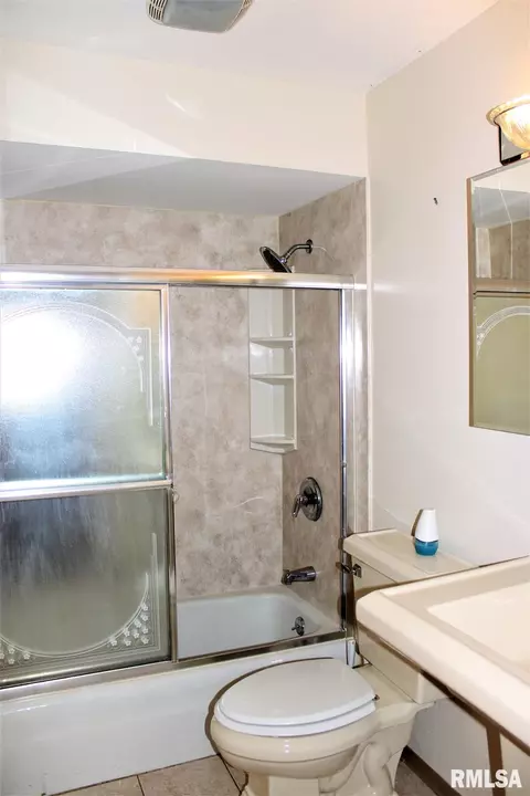 2628 Griffiths Ave, Springfield, IL 62702 photo 11