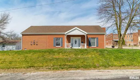 103 W Wayne St, Mount Pulaski, IL 62548 photo 1