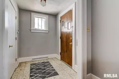 712 W Vine St, Springfield, IL 62704 photo 2