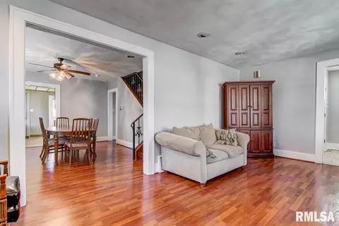 712 W Vine St, Springfield, IL 62704 photo 5