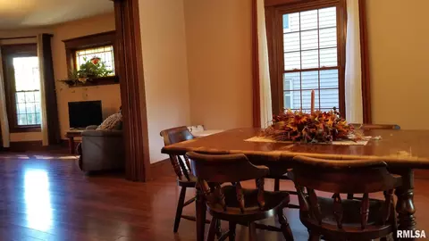 128 N Douglas Ave, Springfield, IL 62702 photo 8