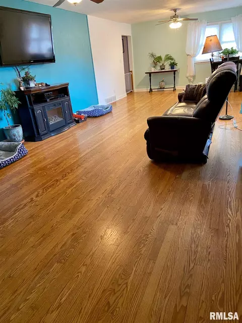 11 Karl Ln, Springfield, IL 62702 photo 2
