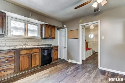 709 S Columbia Ave, Springfield, IL 62704 photo 11