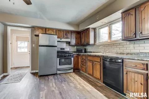 709 S Columbia Ave, Springfield, IL 62704 photo 12