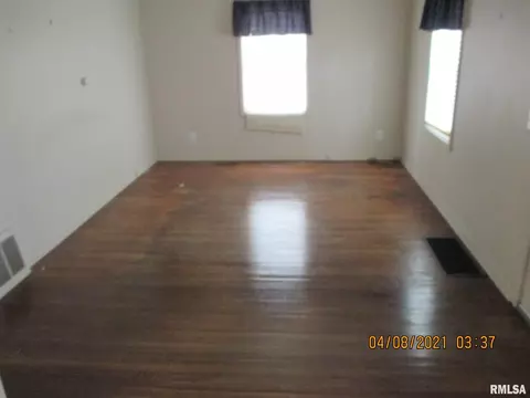 2031 E Buchanan St, Springfield, IL 62703 photo 4