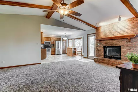 1205 Wakefield Dr, Springfield, IL 62704 photo 9