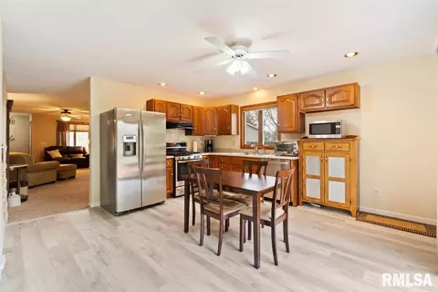6301 Kate Ct, Springfield, IL 62712 photo 10