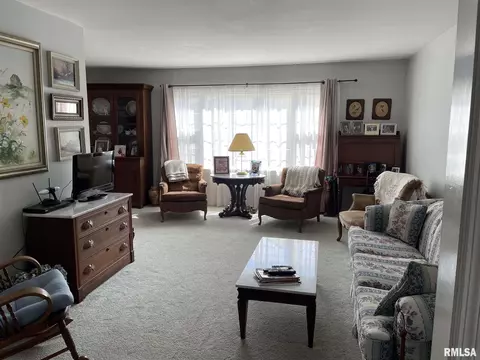 2309 Makemie Ave, Springfield, IL 62702 photo 2