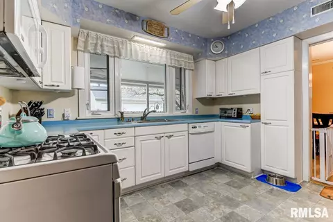 2116 Marland St, Springfield, IL 62702 photo 7