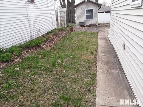 207 N Main St, Waterloo, IL 62298 photo 14