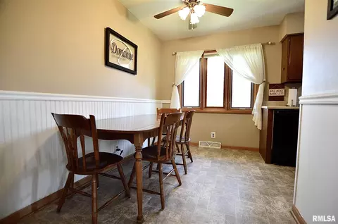 2324 E Sangamon Ave, Springfield, IL 62702 photo 6