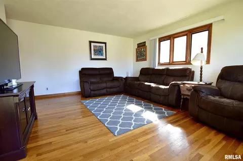 2324 E Sangamon Ave, Springfield, IL 62702 photo 4