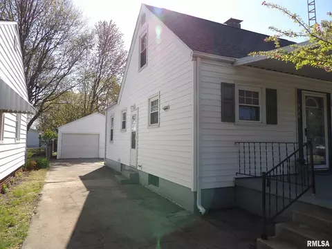 1928 N 19th St, Springfield, IL 62702 photo 2