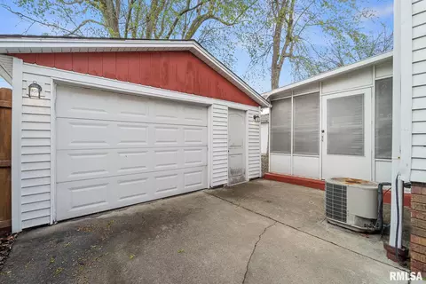 2033 N 7th St, Springfield, IL 62702 photo 4