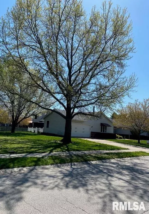 2610 Chase Dr, Springfield, IL 62704 photo 2