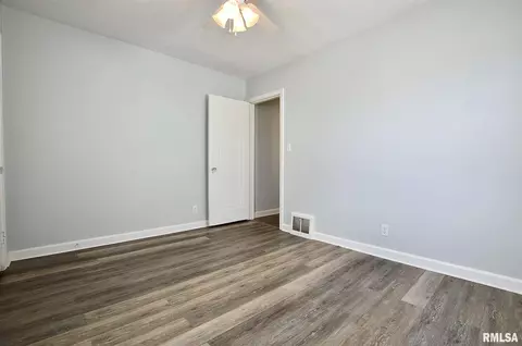 2053 N 8th St, Springfield, IL 62702 photo 13