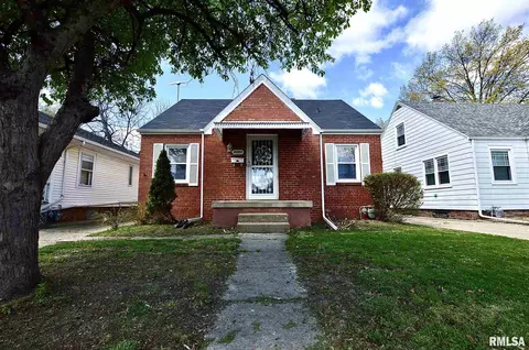 2053 N 8th St, Springfield, IL 62702 photo 2