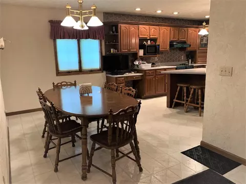 308 W A St, Delavan, IL 61734 photo 5