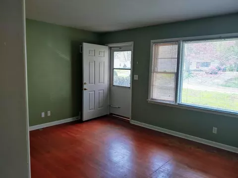 1725 W Glenn Ave, Springfield, IL 62704 photo 2