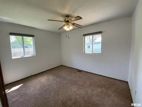 2230 Ramsey Ave, Springfield, IL 62702 photo 8