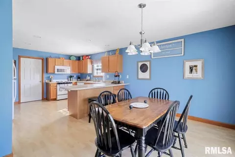 2621 Varsity Ct, Springfield, IL 62712 photo 4