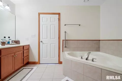 2621 Varsity Ct, Springfield, IL 62712 photo 11