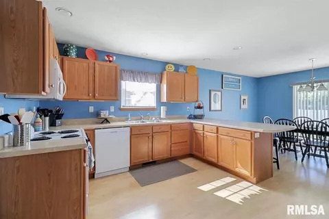 2621 Varsity Ct, Springfield, IL 62712 photo 6