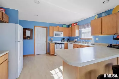 2621 Varsity Ct, Springfield, IL 62712 photo 8