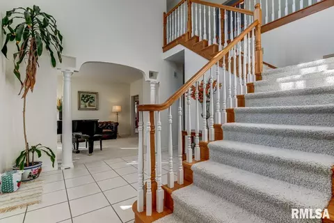 3416 Quail Chase, Springfield, IL 62711 photo 2