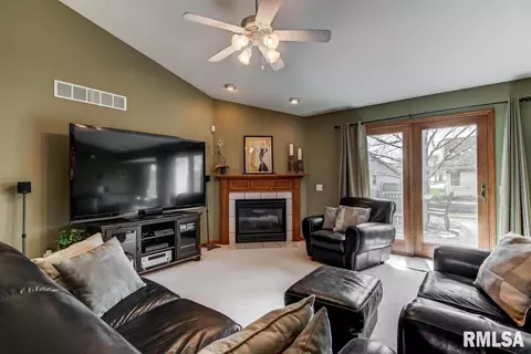 5300 Bunting Rd, Springfield, IL 62711 photo 4