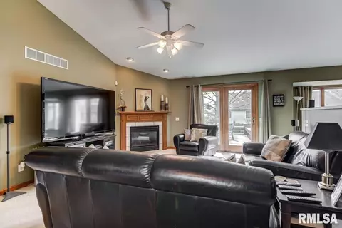 5300 Bunting Rd, Springfield, IL 62711 photo 5