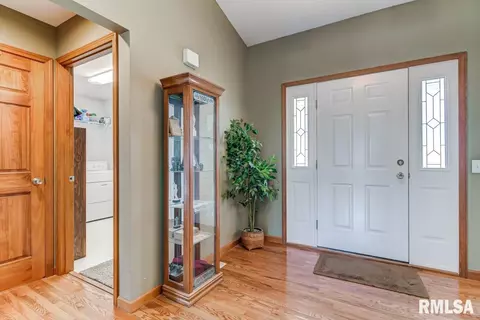 5300 Bunting Rd, Springfield, IL 62711 photo 2