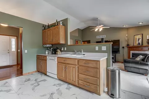 5300 Bunting Rd, Springfield, IL 62711 photo 9