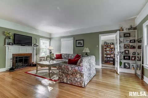 2112 S Wiggins Ave, Springfield, IL 62704 photo 4