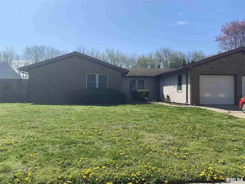 2432 Austin Dr, Springfield, IL 62704 photo 1