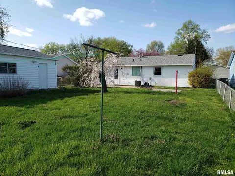 2600 Willow Dr, Springfield, IL 62703 photo 2