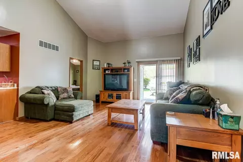 3305 Ashley Ln, Springfield, IL 62711 photo 4