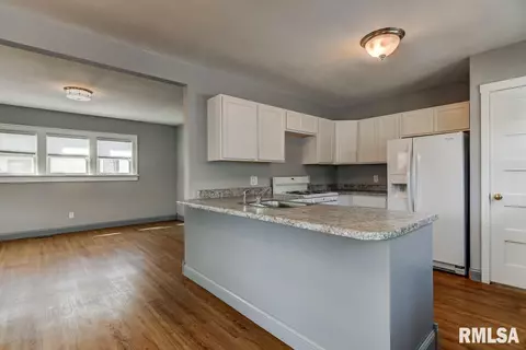 2405 S 4th St, Springfield, IL 62703 photo 14